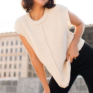 LIKE NEW Universal Threat Women’s Sweater Vest Blouse - Cream - Size Small